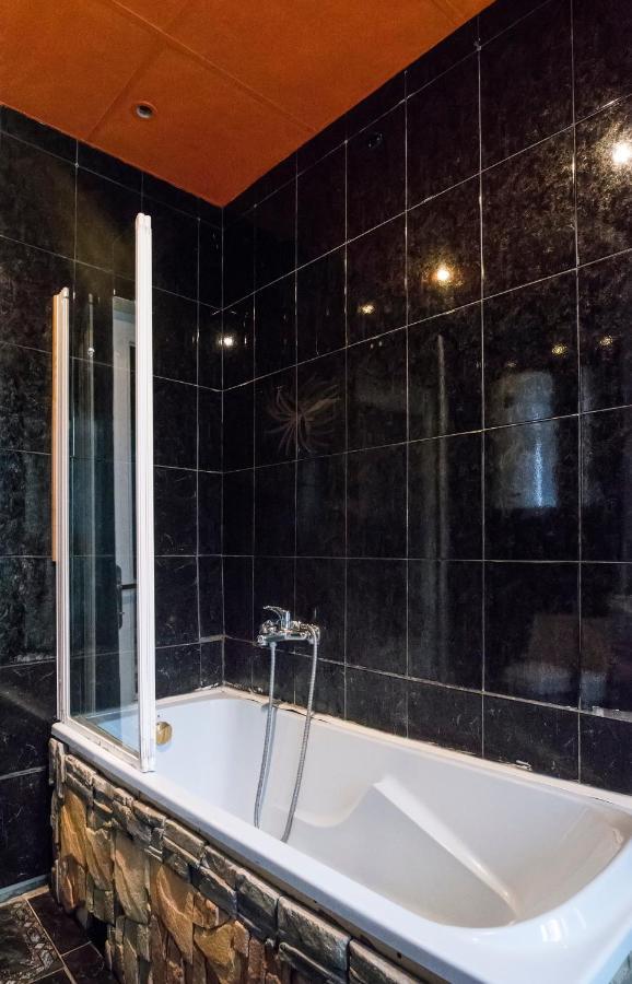 Sunny 1 Bedroom Apartment In Centre Of Riga Dış mekan fotoğraf